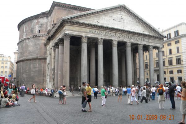 Pantheon, Rome . Raphael's tomb